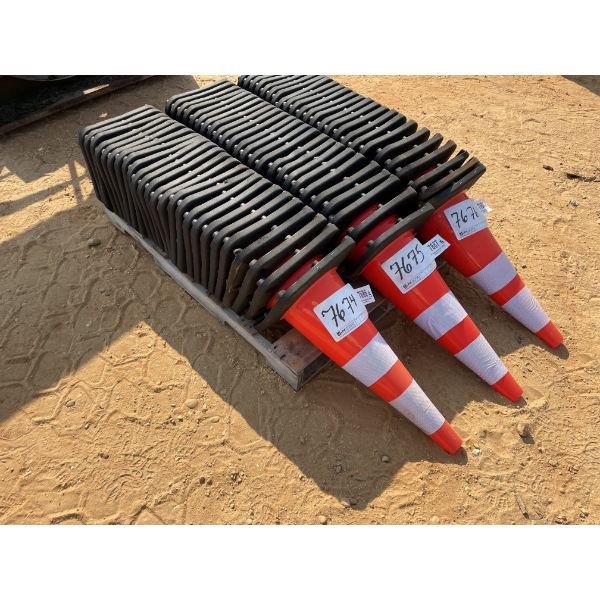 (25) SAFETY CONES
