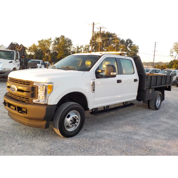2017 FORD F350 XL Flatbed Truck