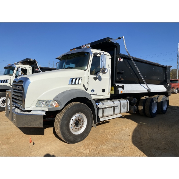 2018 MACK GU813 Dump Truck