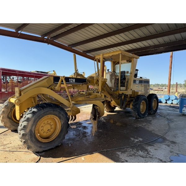 2002 CAT 12H Motor Grader