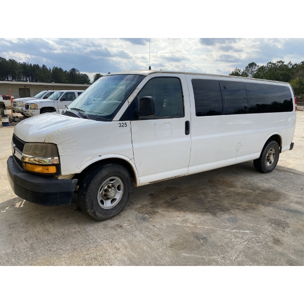 2011 CHEVROLET EXPRESS 3500 Passenger Van