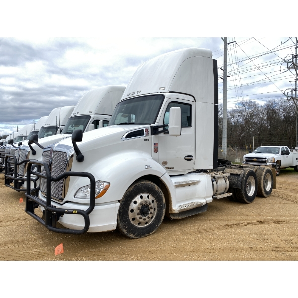 2021 KENWORTH T680 Day Cab Truck