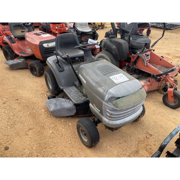 CRAFTSMAN LT100 RIDING Lawn Mower