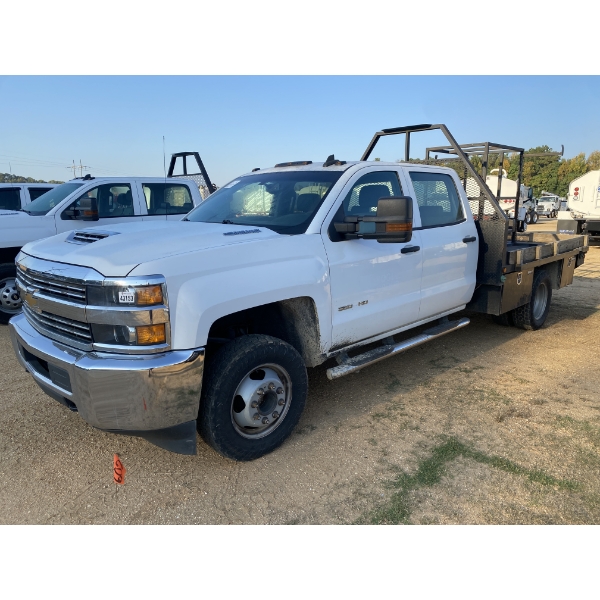 2018 CHEVROLET 3500 HD Flatbed Truck