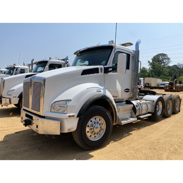 2018 KENWORTH T880 Day Cab Truck