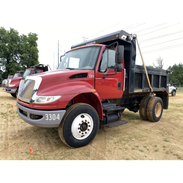 2016 INTERNATIONAL 7400 Dump Truck