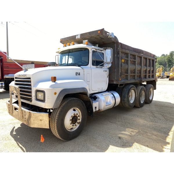 1997 MACK RD688S Dump Truck