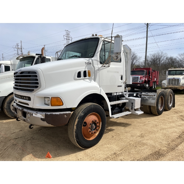 2006 STERLING  Day Cab Truck
