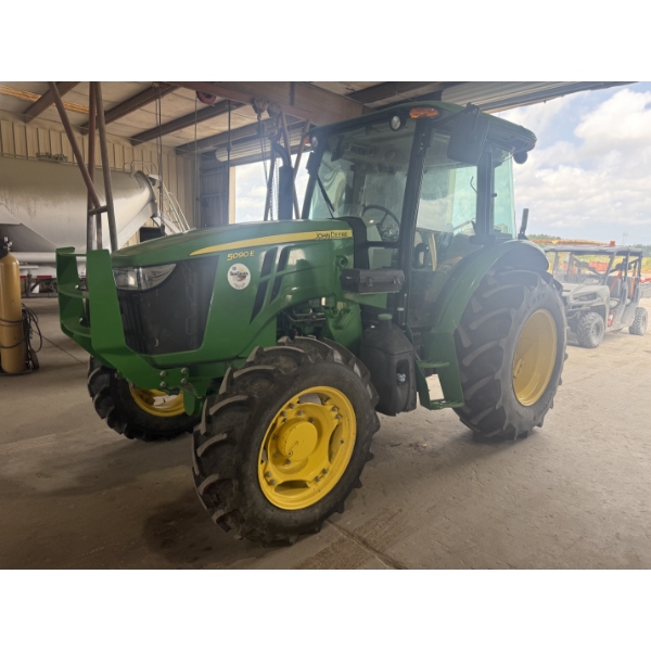 2019 JOHN DEERE 5090E Farm Tractor