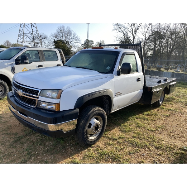 2006 CHEVROLET 3500 Flatbed Truck
