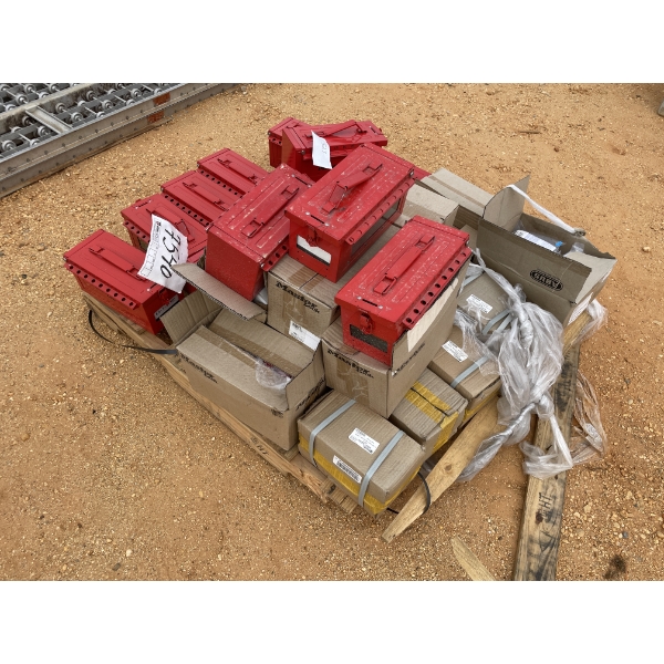 MASTERLOCK GROUP LOCK BOXES & LOCKOUT HASPS