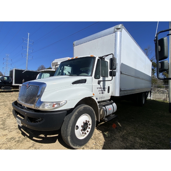 2018 INTERNATIONAL 4300 Box Truck