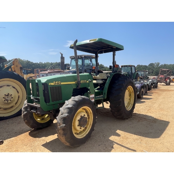 JOHN DEERE 5410 Farm Tractor