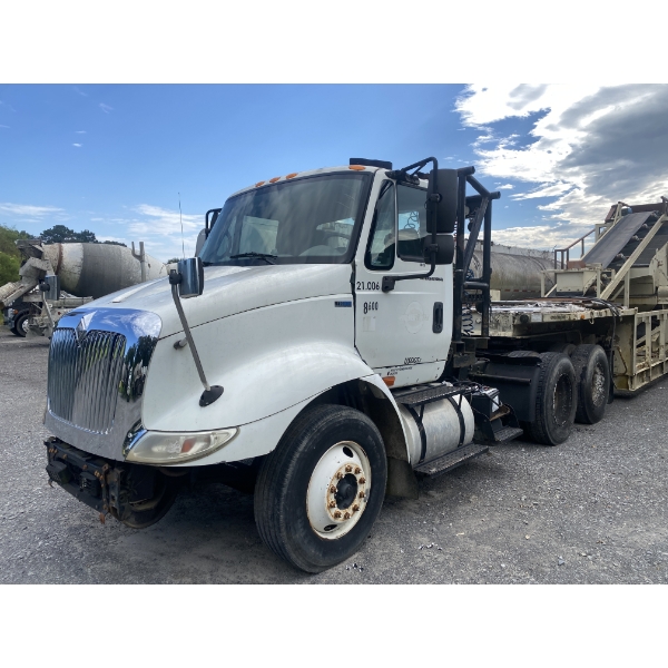 2005 INTERNATIONAL 8600 Winch Truck