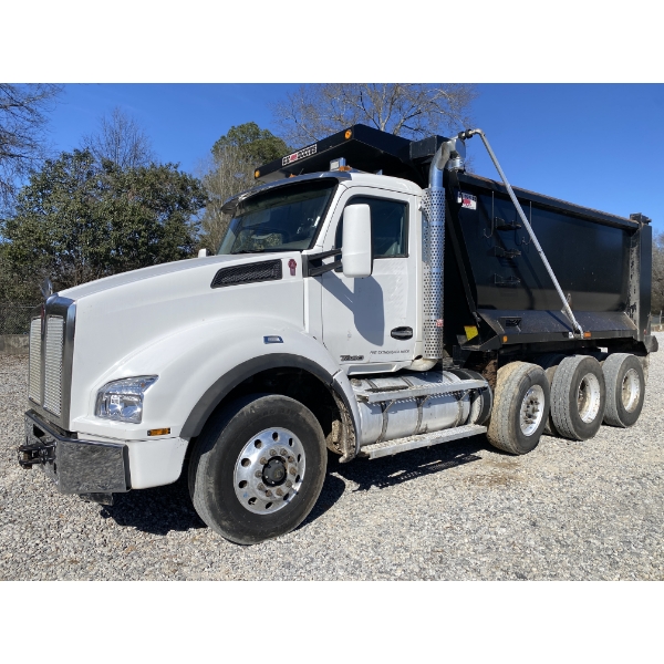 2017 KENWORTH T880 Dump Truck