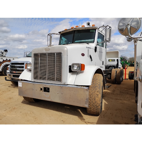 2007 PETERBILT 357 Cab and Chassis Truck