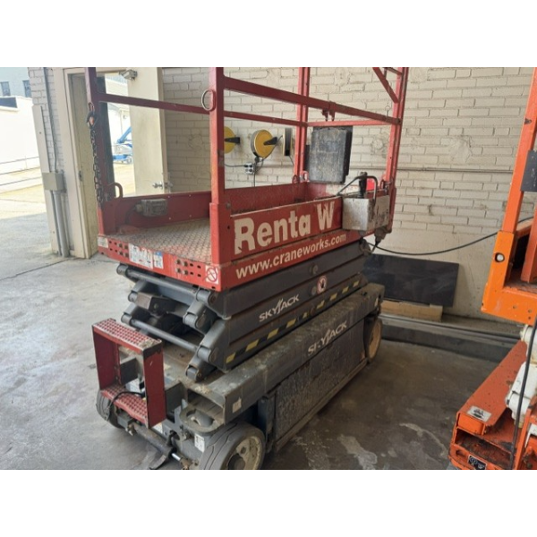 2015 SKYJACK SJ III 3219 Scissor Lift