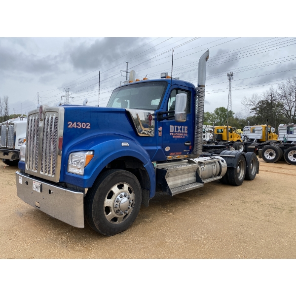 2024 KENWORTH W990 Day Cab Truck
