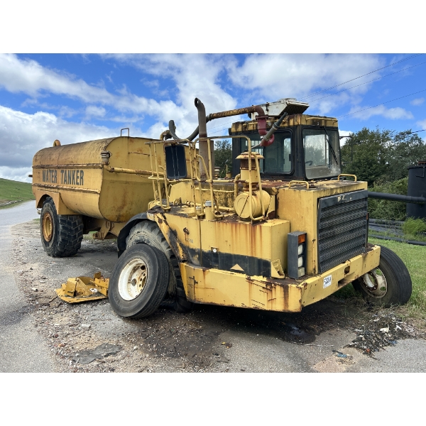 1995 CAT D25D Water Wagon