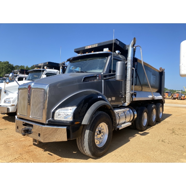 2019 KENWORTH T880 Dump Truck