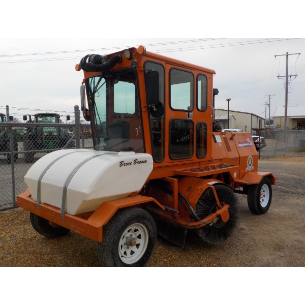 2019 BROCE RJT350 Broom