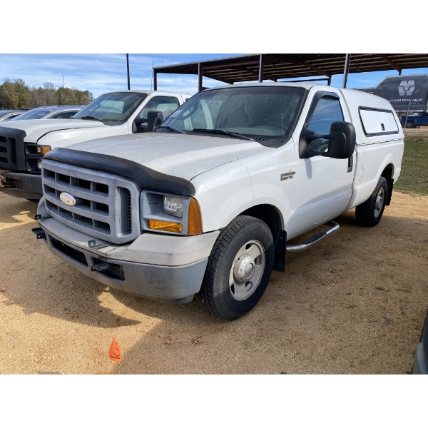 2005 FORD F250 XL Pickup Truck