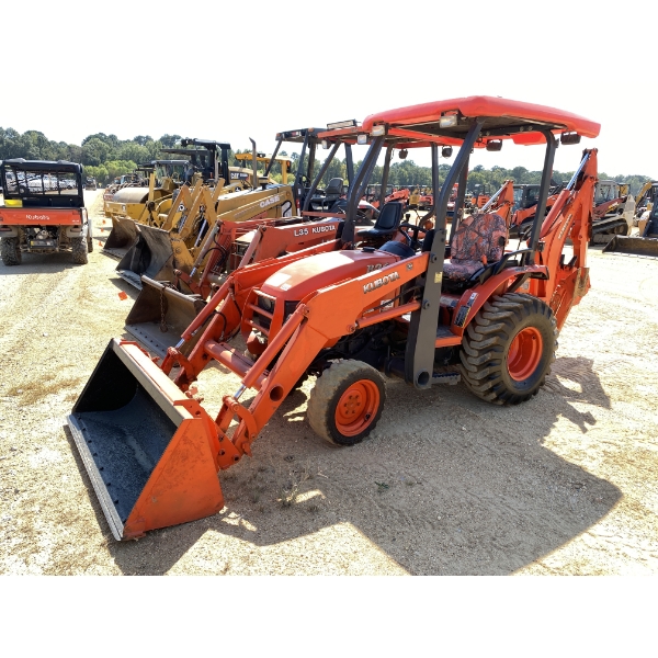 2020 KUBOTA B26 Backhoe
