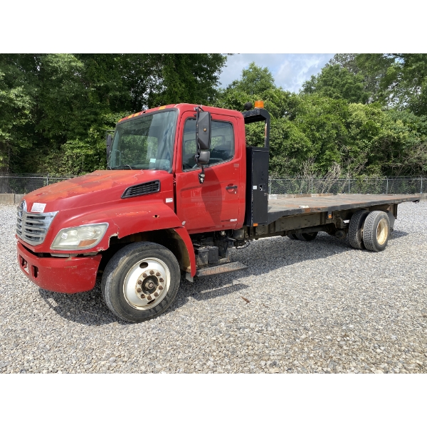 2006 HINO 268 Flatbed Truck