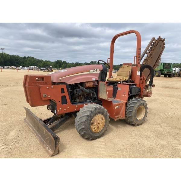 2010 DITCH WITCH RT45 Trencher