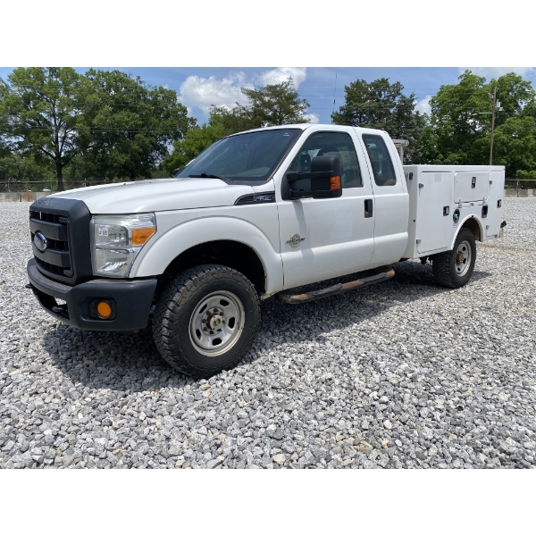 2015 FORD F350 XL Service / Mechanic Truck