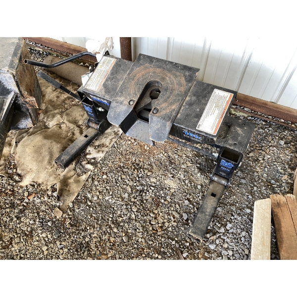 REESE KWIK-SLIDE FIFTH WHEEL HITCH