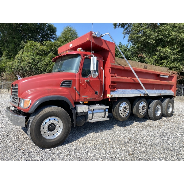 2003 MACK CV713 Dump Truck