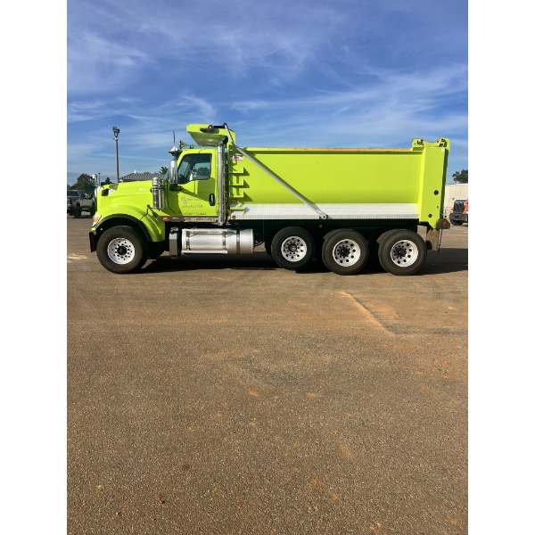 2025 INTERNATIONAL HX520 Dump Truck