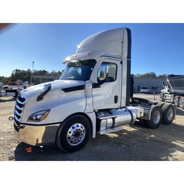2024 FREIGHTLINER CASCADIA Day Cab Truck