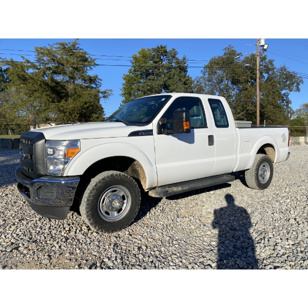 2015 FORD F250 XL Pickup Truck