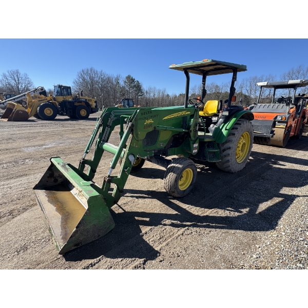 2008 JOHN DEERE 5425 Farm Tractor