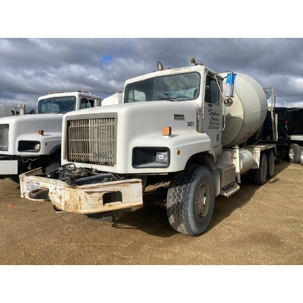 1999 INTERNATIONAL PAYSTAR 5000 Concrete Mixer / Pump Truck