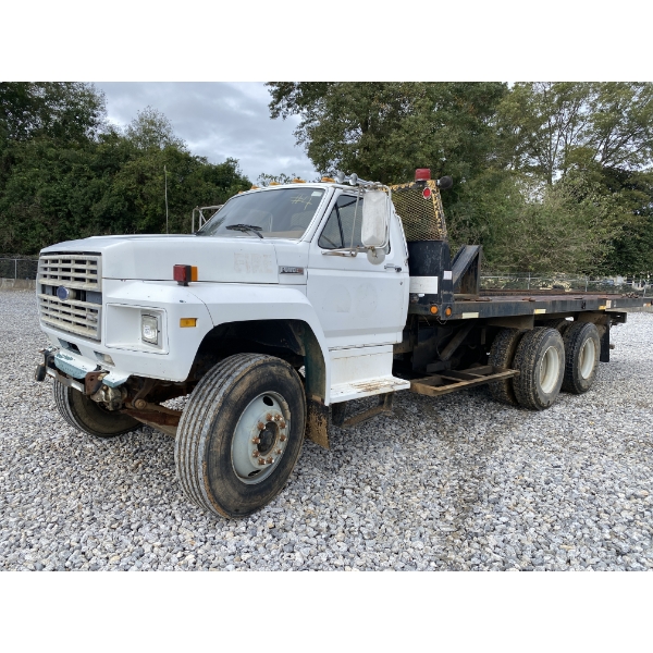 1986 FORD F8000 Rollback Truck