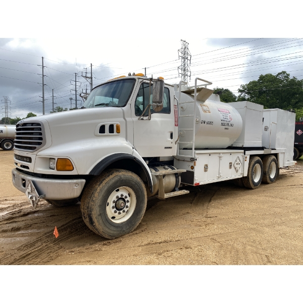 2007 STERLING LT8511 Fuel / Lube Truck