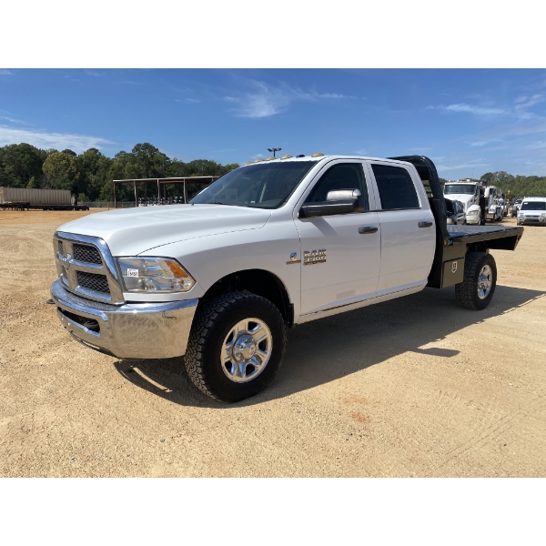 2014 RAM 3500 HD Flatbed Truck