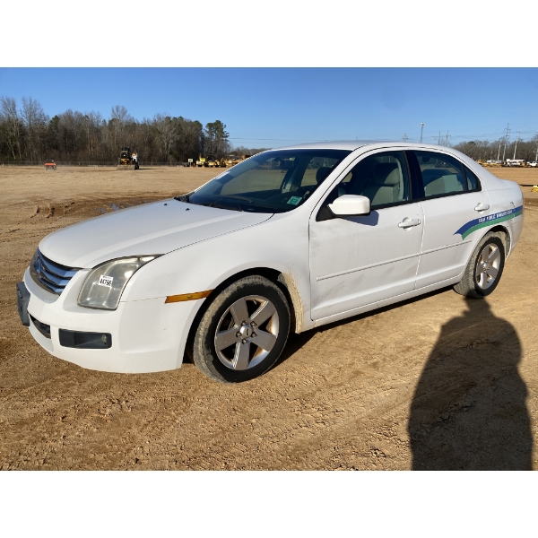 2007 FORD FUSION SE Automobile