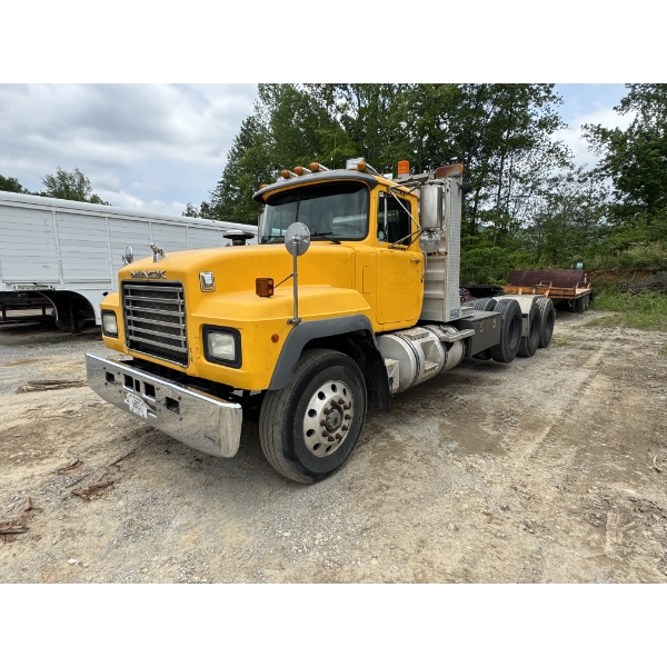 1996 MACK RD688S Day Cab Truck