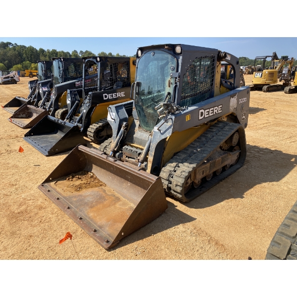 2013 JOHN DEERE 323D Skid Steer Loader - Crawler