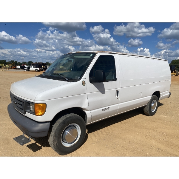 2006 FORD E350 TRANSPORT Passenger Van