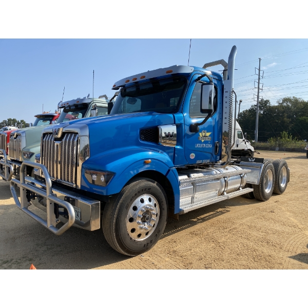 2024 WESTERN STAR 49X Day Cab Truck