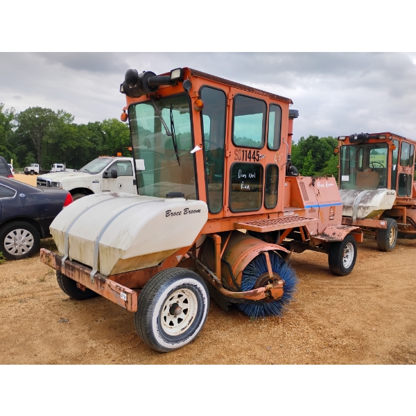 2001 BROCE RC350 Broom