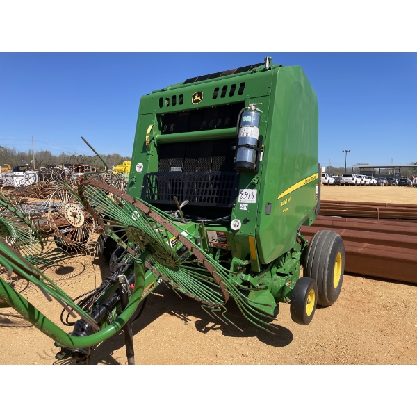 2021 JOHN DEERE 450M ROUND Baler
