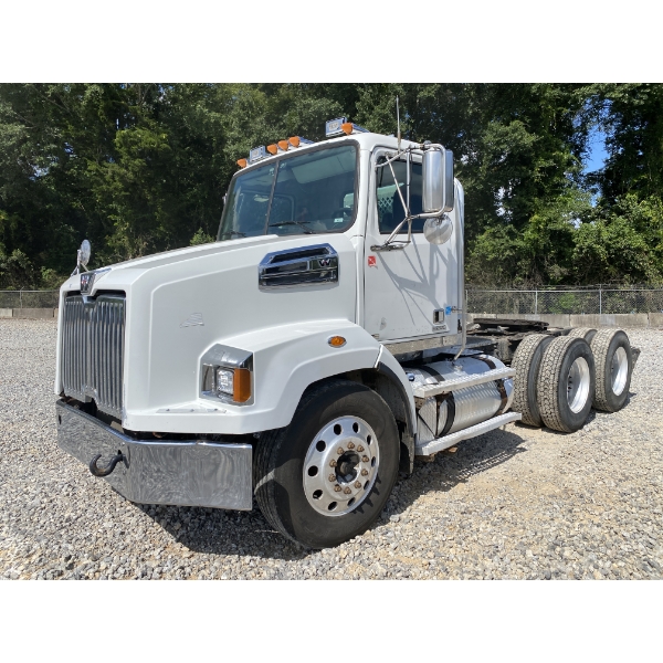 2015 WESTERN STAR 4700SB Day Cab Truck