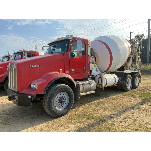 2018 KENWORTH T800 Concrete Mixer / Pump Truck