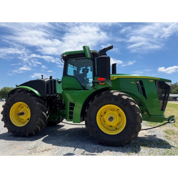 JOHN DEERE 9R 390 Scraper Tractor
